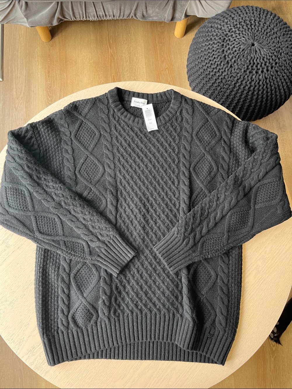 Black Aritzia Crewneck Cable Knit Sweater